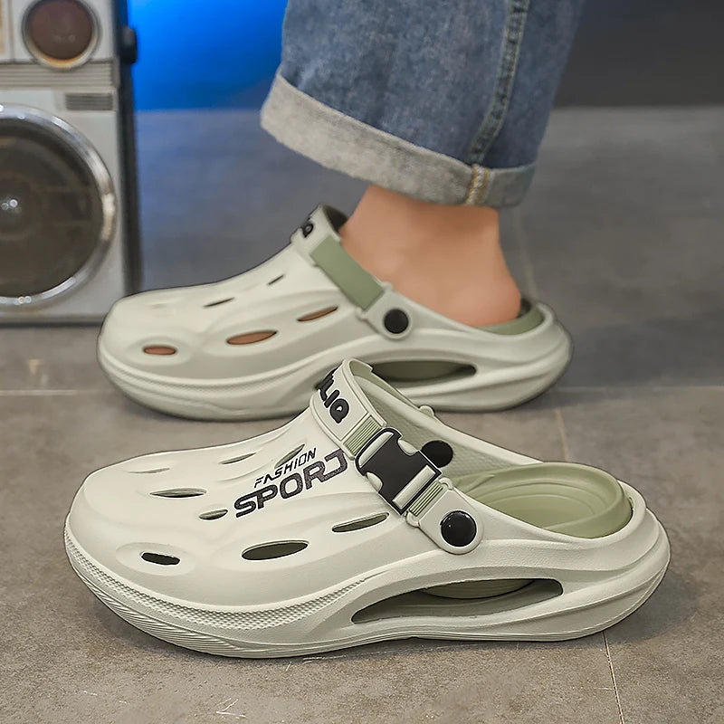 A Pair of Men's New Clogs, Summer New Wear-Resistant Non-Slip Sports Beach Shoes for Outer Wear, Driving Soft Soles, Comfortable Men's Shoes