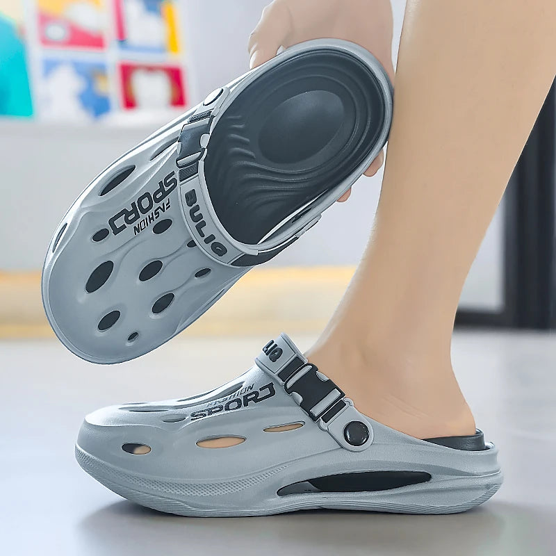 A Pair of Men's New Clogs, Summer New Wear-Resistant Non-Slip Sports Beach Shoes for Outer Wear, Driving Soft Soles, Comfortable Men's Shoes