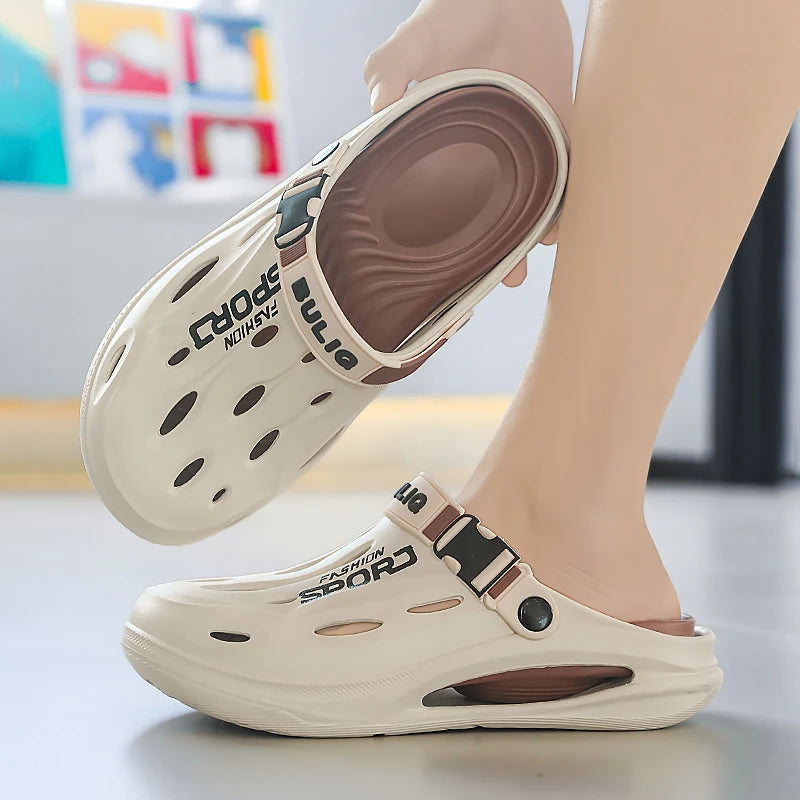 A Pair of Men's New Clogs, Summer New Wear-Resistant Non-Slip Sports Beach Shoes for Outer Wear, Driving Soft Soles, Comfortable Men's Shoes