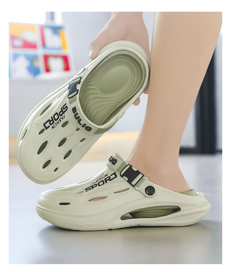 A Pair of Men's New Clogs, Summer New Wear-Resistant Non-Slip Sports Beach Shoes for Outer Wear, Driving Soft Soles, Comfortable Men's Shoes