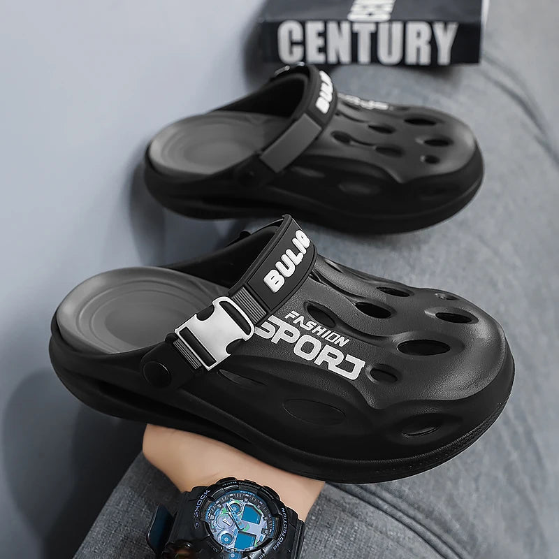 A Pair of Men's New Clogs, Summer New Wear-Resistant Non-Slip Sports Beach Shoes for Outer Wear, Driving Soft Soles, Comfortable Men's Shoes